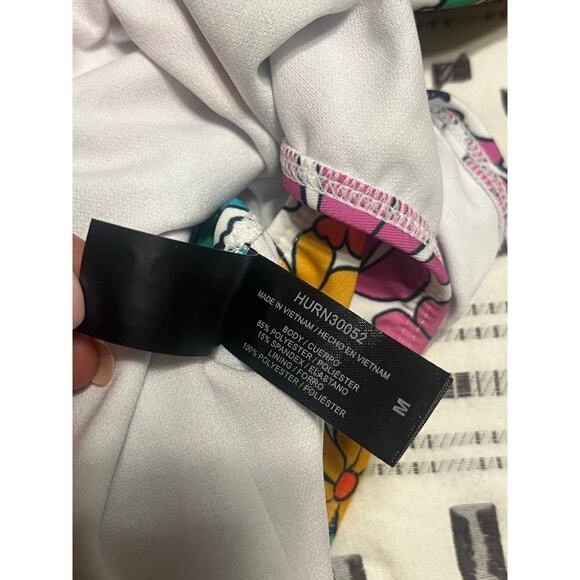 NWT HURLEY SPF 50 Women's Groovy Retro Floral Ditsy Soft Cup Moderate One Piece - Picture 7 of 8